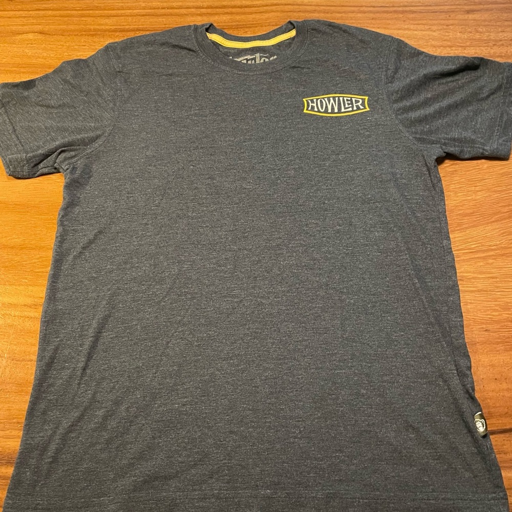 Howler Bros t-shirt, size small, like new